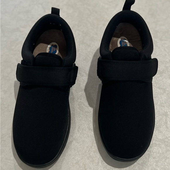 Dr. Comfort Marla Black Machine Washable Double Depth Shoe, Size 8 1/2 Wide - Picture 4 of 14